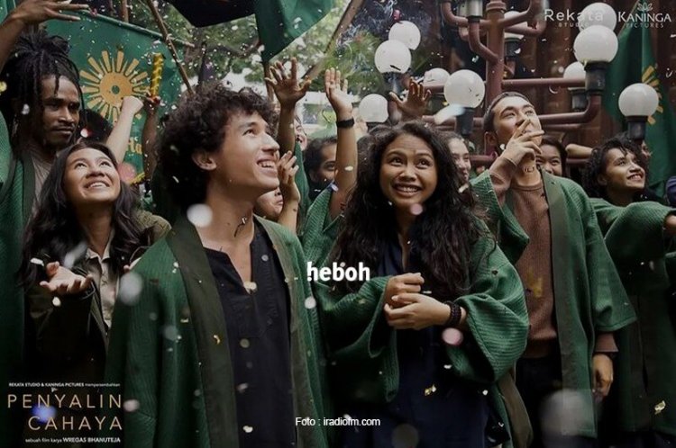 Pecahkan Rekor, Film 'Penyalin Cahaya' Raih 12 Piala Citra