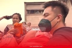 Bantu Evakuasi Bayi Korban Banjir, Baim Wong Layak Dipuji